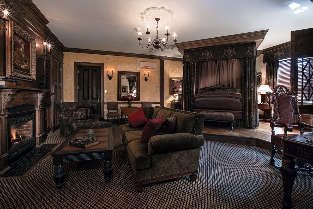 Luxe Digital luxury travel Chanler hotel Newport Rhode Island English Tudor room