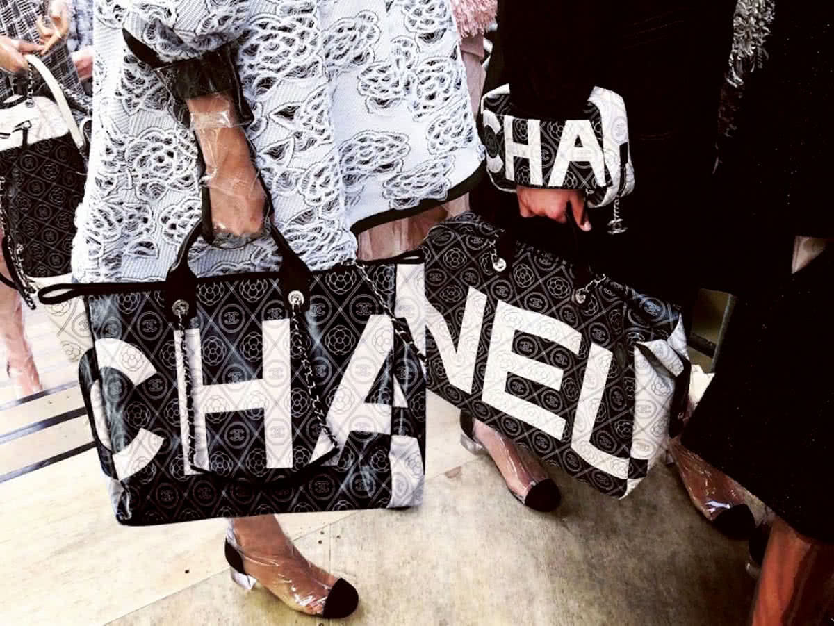 Top với hơn 58 về is chanel a luxury brand mới nhất  cdgdbentreeduvn