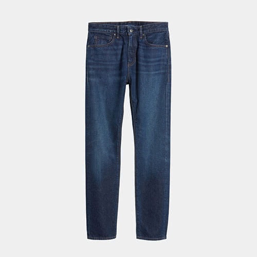 Casual dress code men style Levi's blue jeans - Luxe Digital