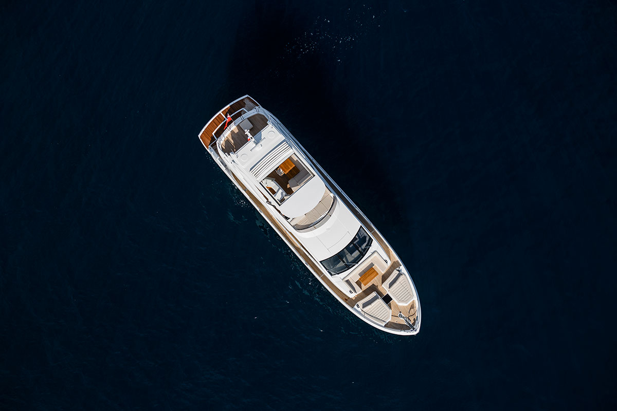 Sunseeker 76 exterior luxury yacht - Luxe Digital