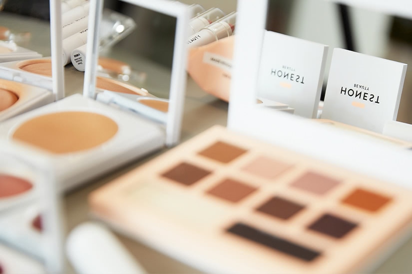 Clean Beauty: The 15 Best Natural Makeup Brands (Guide)