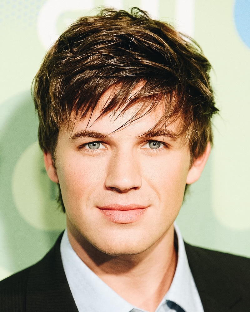 best medium length hairstyles men messy fringe - Luxe Digital