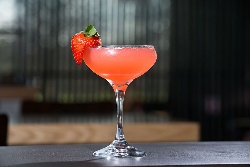 best cocktails recipe strawberry fields - Luxe Digital