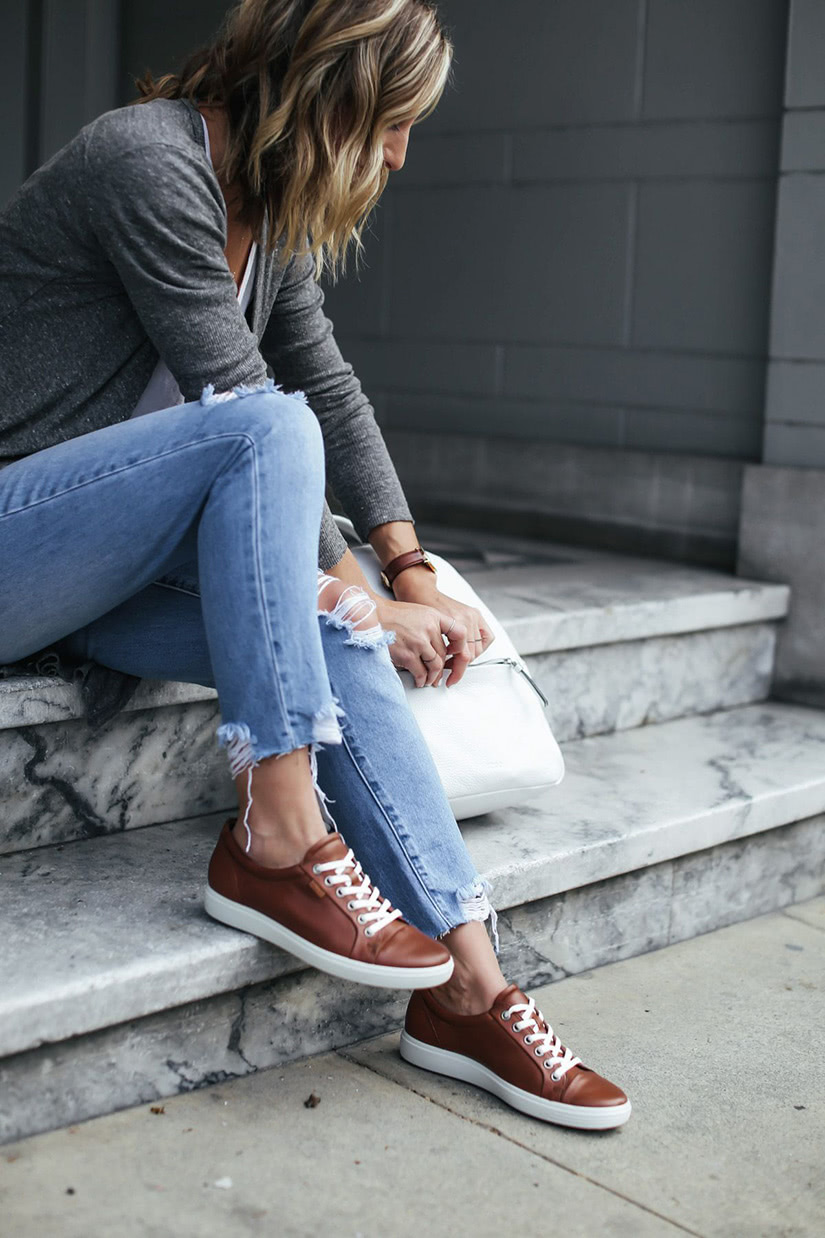 comfortable shoes to wear with jeans