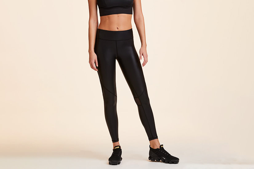 L'URV Review: I'm on Clouds Scallop Hem Bra & Leggings - Schimiggy