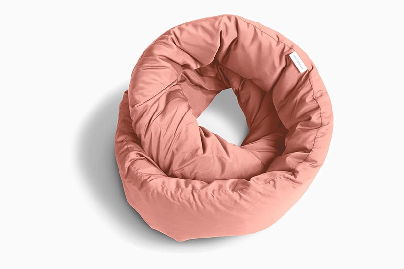 best travel pillows huzi infinity pillow luxe digital