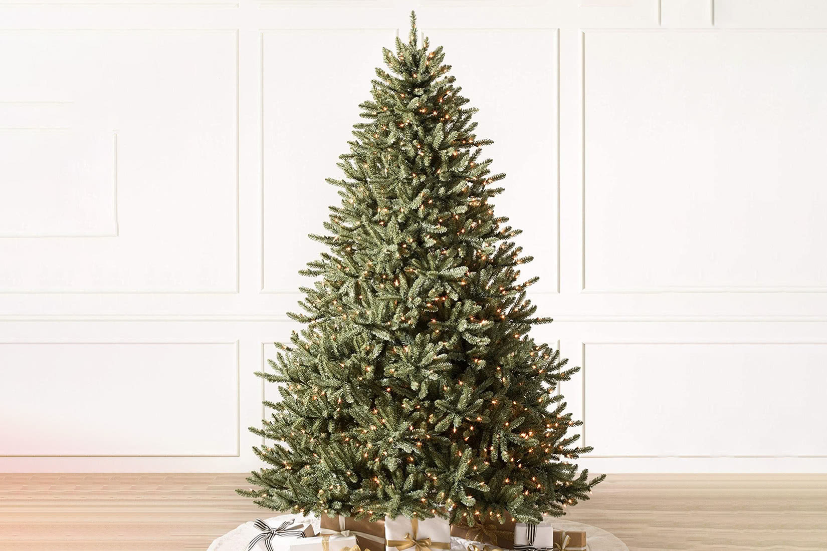 best artificial Christmas tree value balsam hill 4.5 review - Luxe Digital