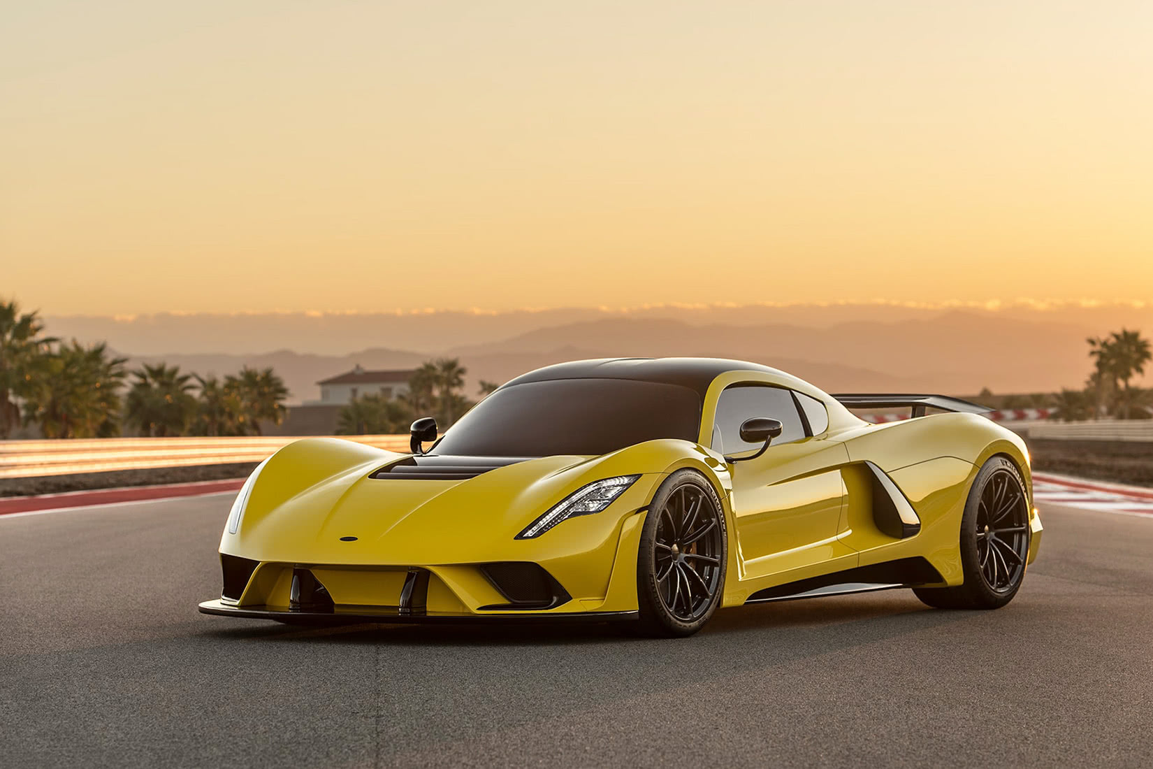 fastest cars world 2021 hennessey venom F5 - Luxe Digital