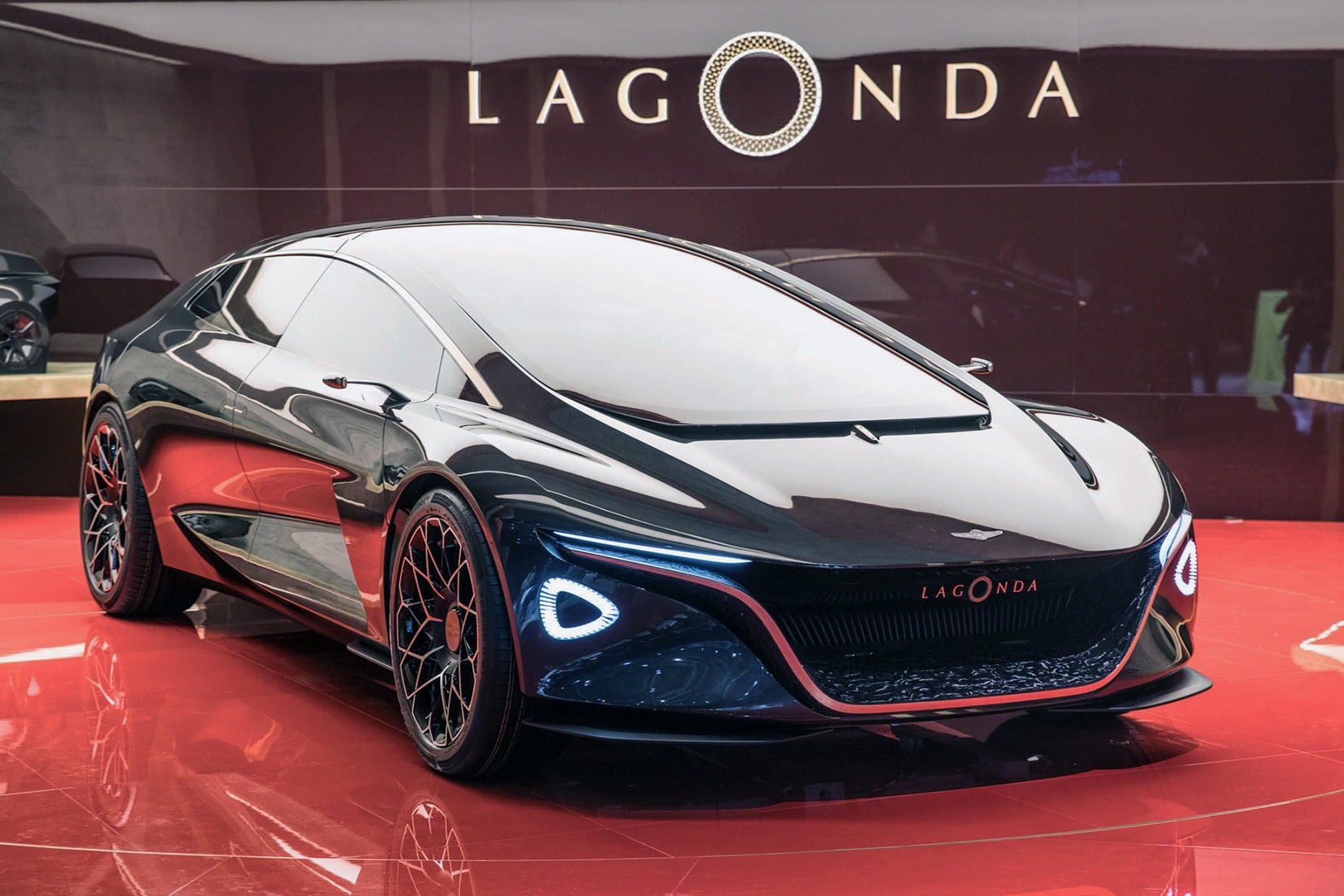 Dünyanın en pahalı arabaları 2021 Aston Martin Lagonda EV