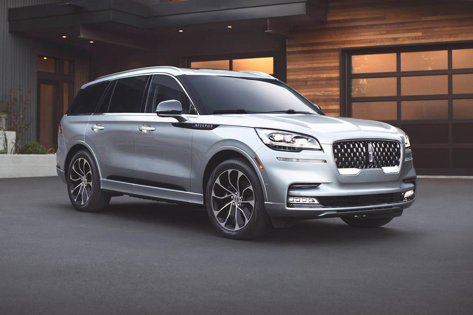 best luxury suv 2021 Lincoln Aviator - Luxe Digital