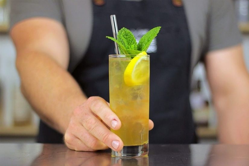 Encuentra la botella de whisky perfecta (2021) 8 Revisión de recetas de whisky Highball de Buchanans - Luxe Digital