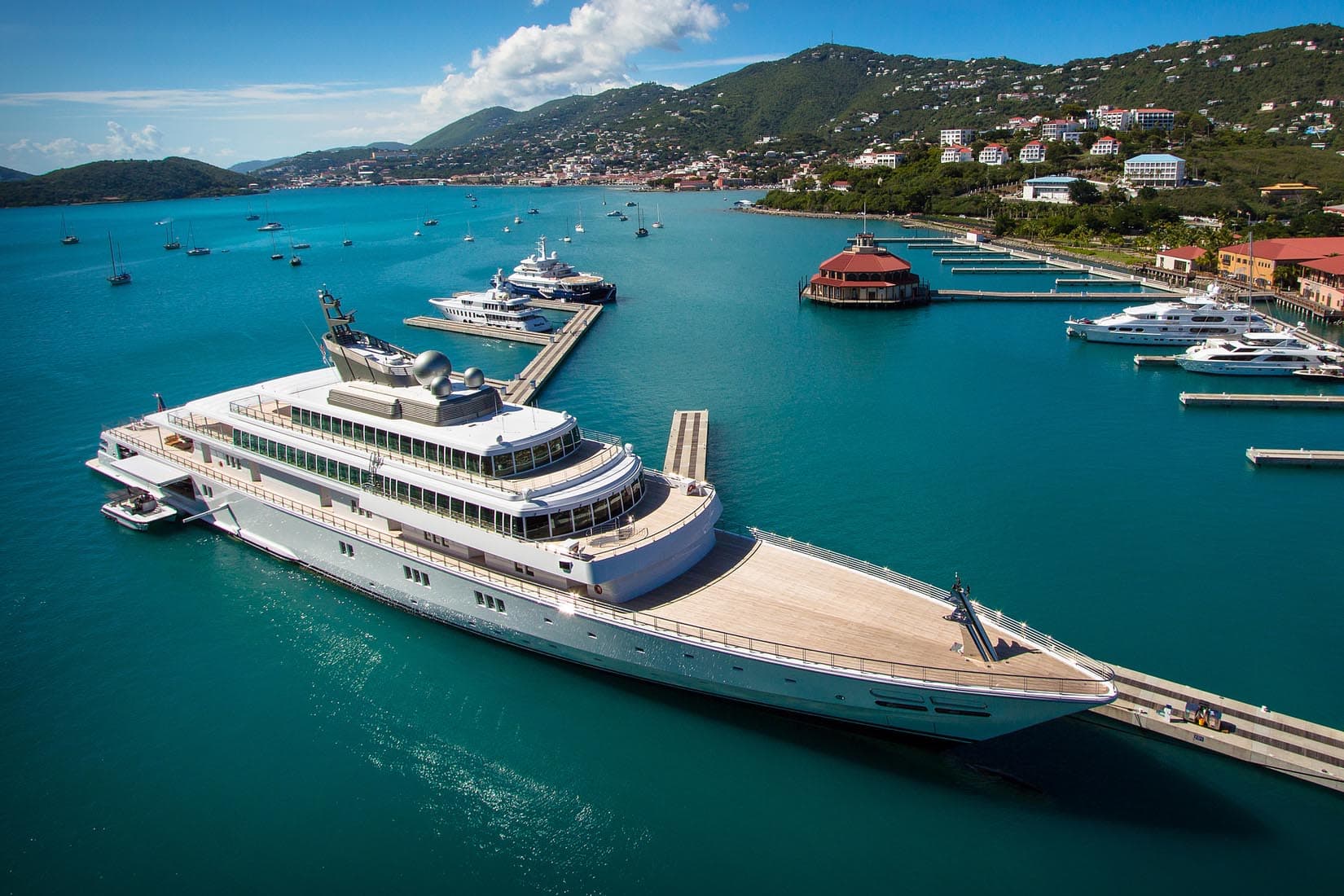 largest yacht rising sun review Luxe Digital