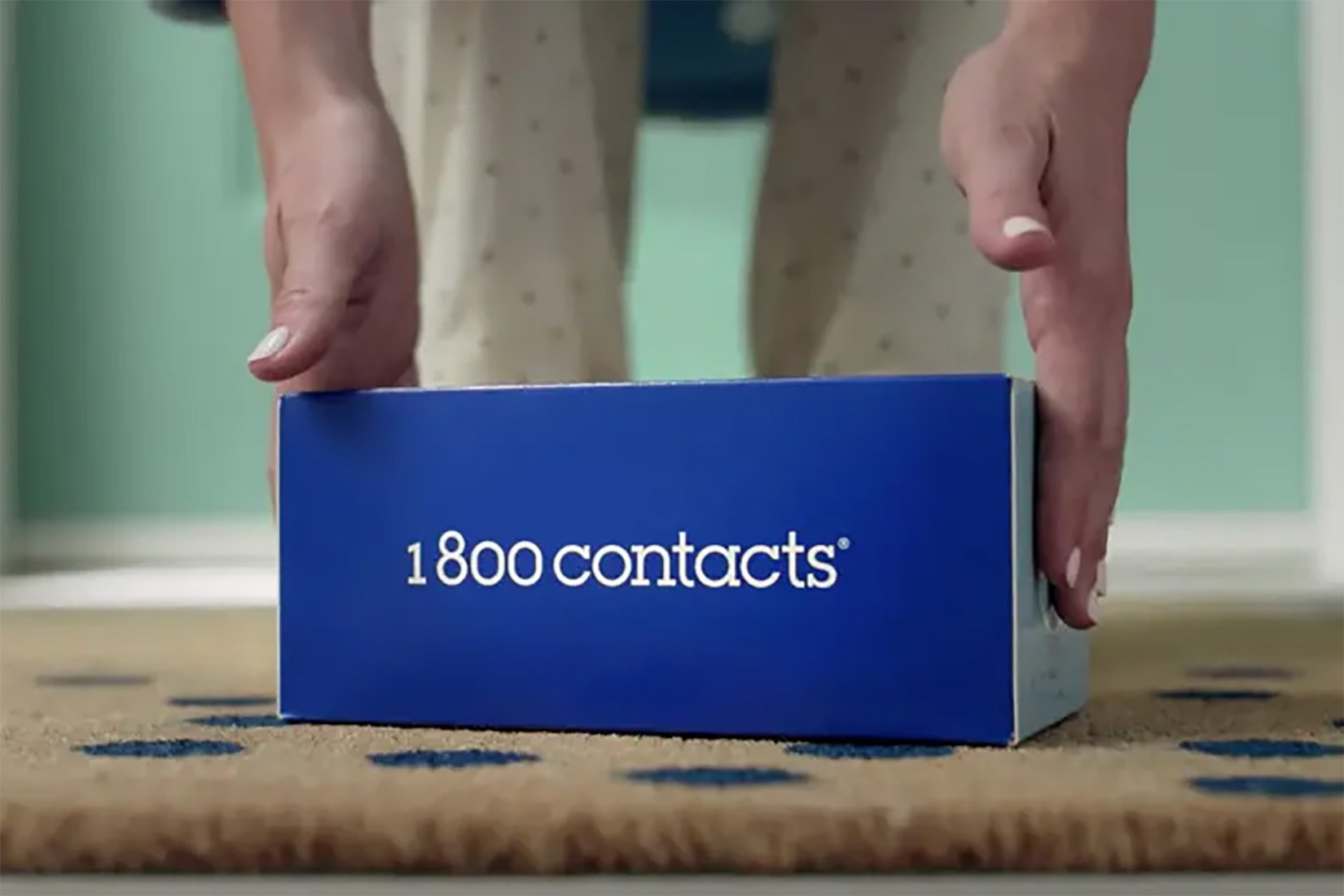 1-800 Contacts door delivery review - Luxe Digital