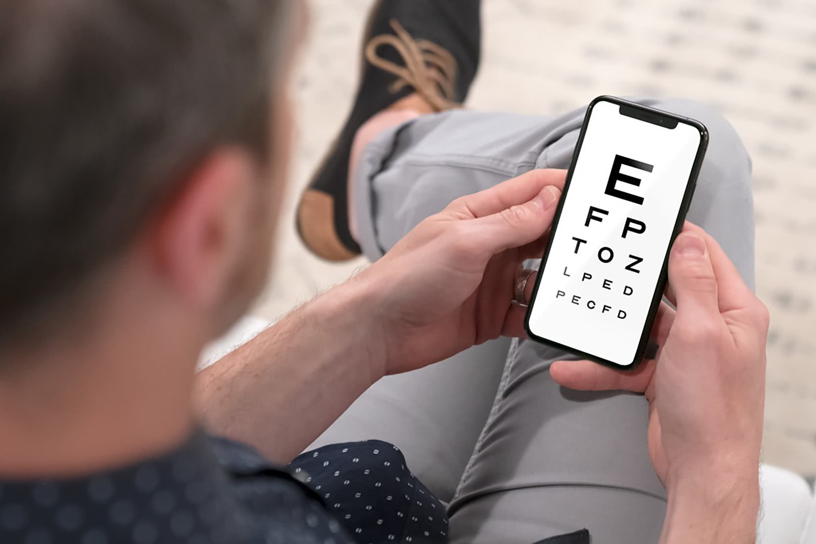 1-800 Contacts online eye test review - Luxe Digital