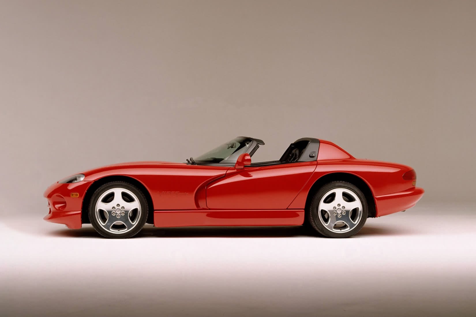 best classic cars vintage Dodge Viper 1991 old - Luxe Digital