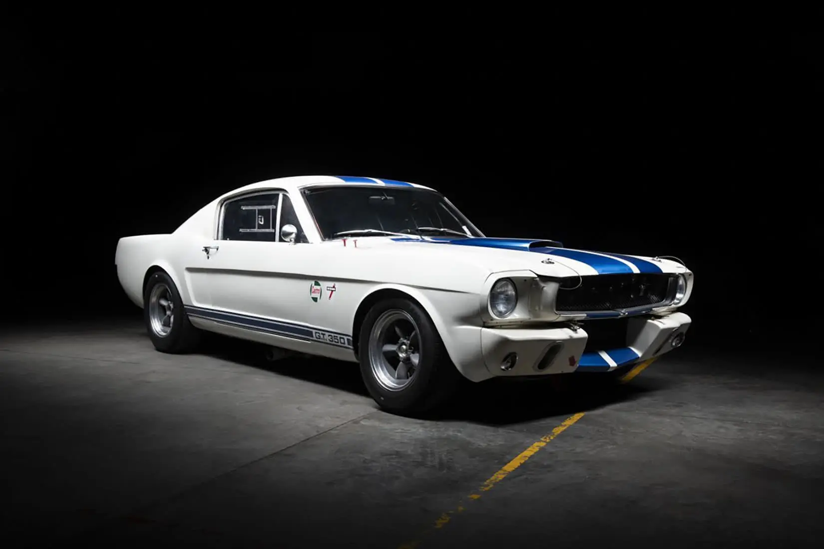 best-classic-cars-vintage-Ford-Mustang-Shelby-GT350-1965-old-luxe-digital@2x.jpg.webp