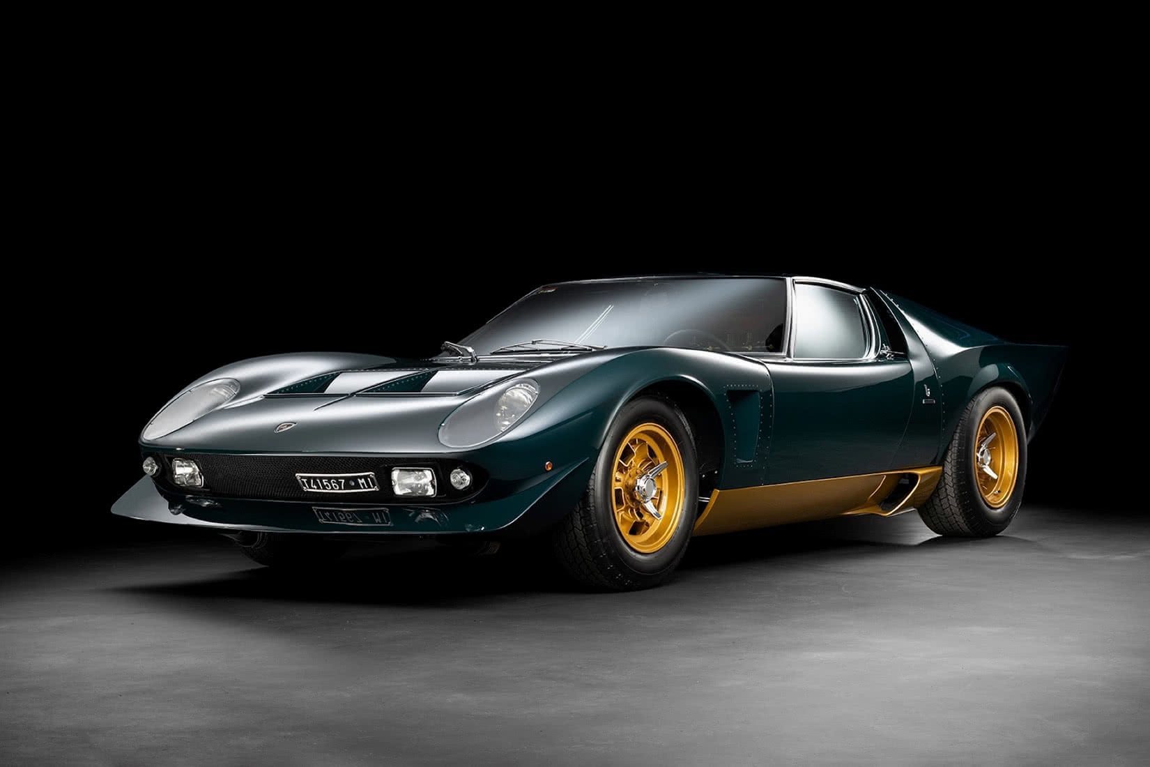 best classic cars vintage Lamborghini Miura 1966 old - Luxe Digital