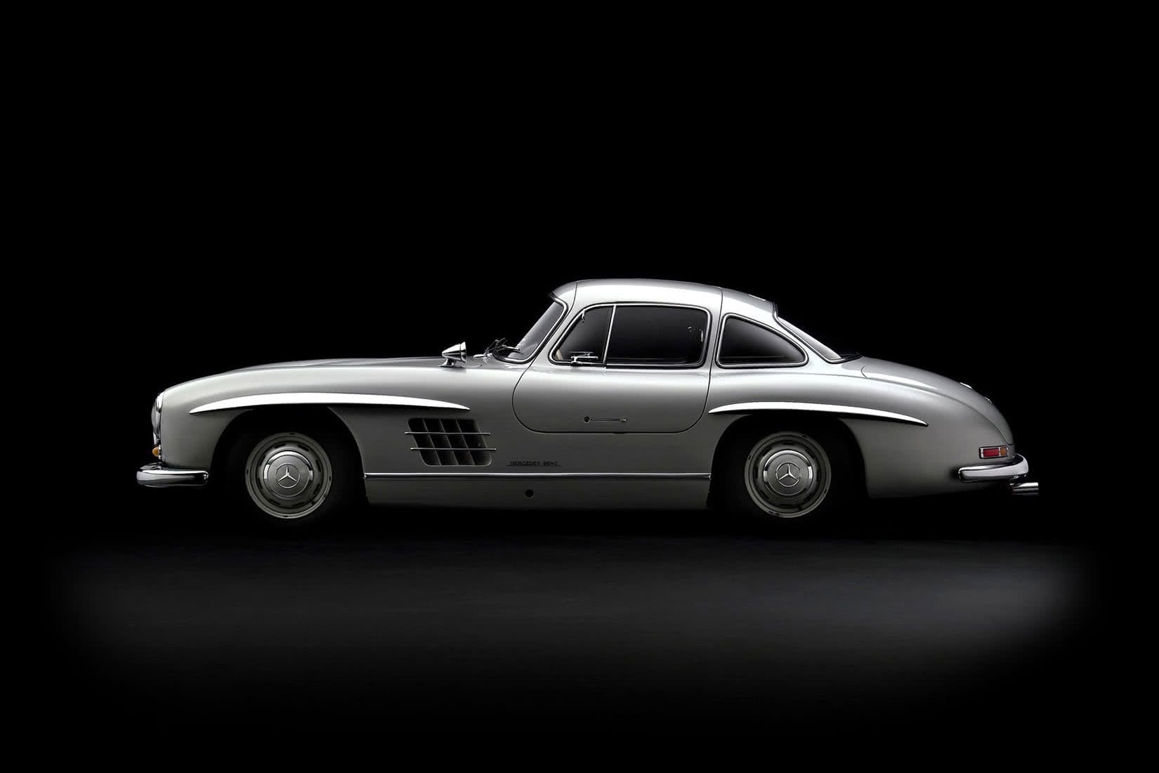 best classic cars vintage Mercedes 300SL Gullwing 1954 old - Luxe Digital
