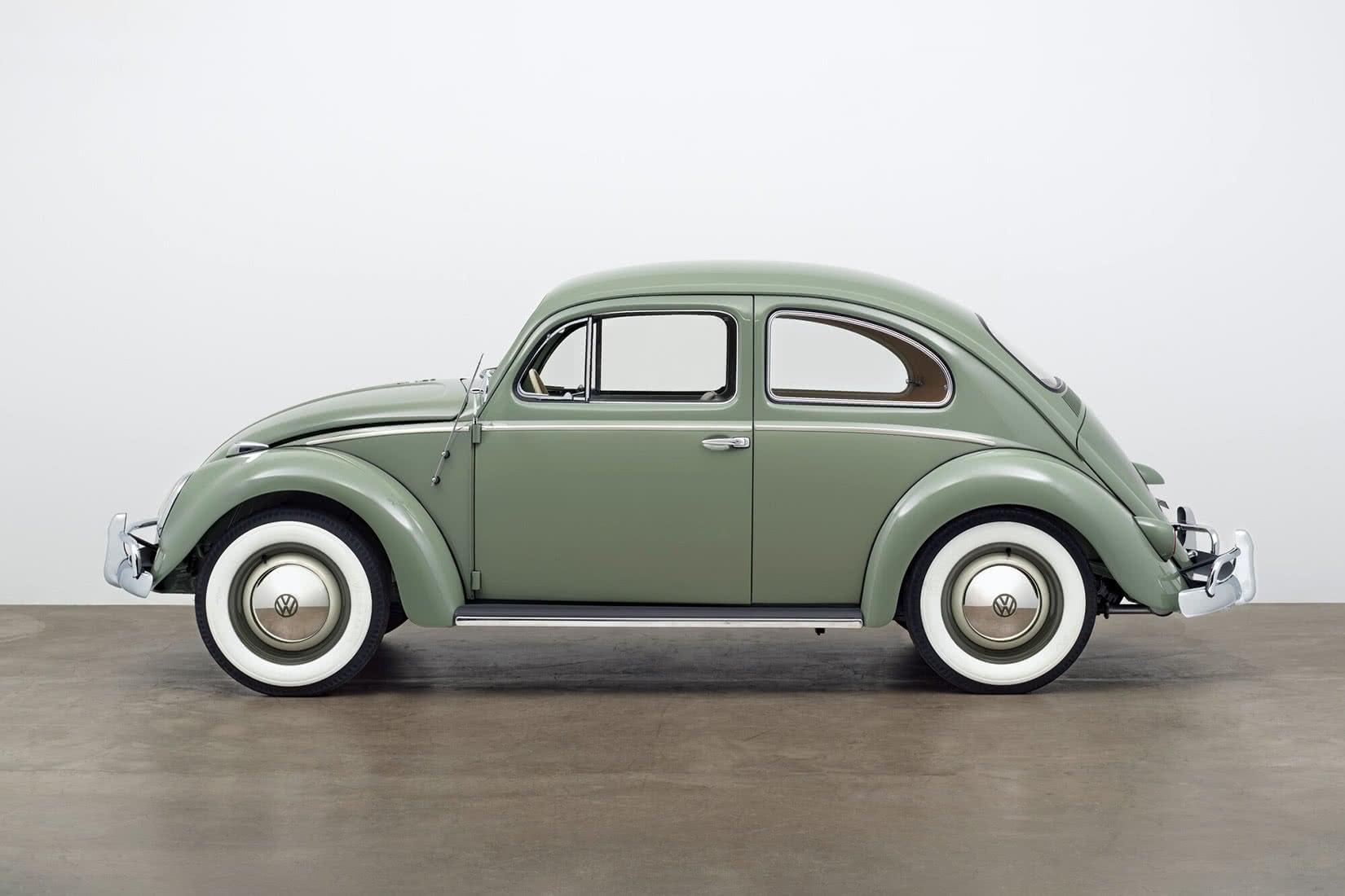 best classic cars vintage Volkswagen Beetle 1938 old - Luxe Digital