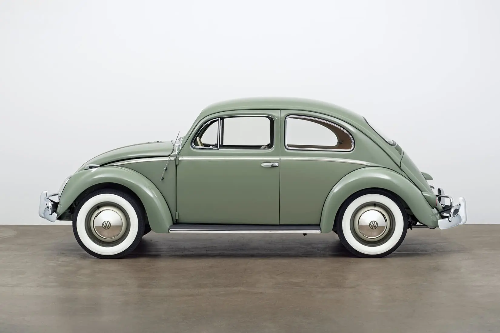 best-classic-cars-vintage-Volkswagen-Beetle-1938-old-luxe-digital@2x.jpg.webp