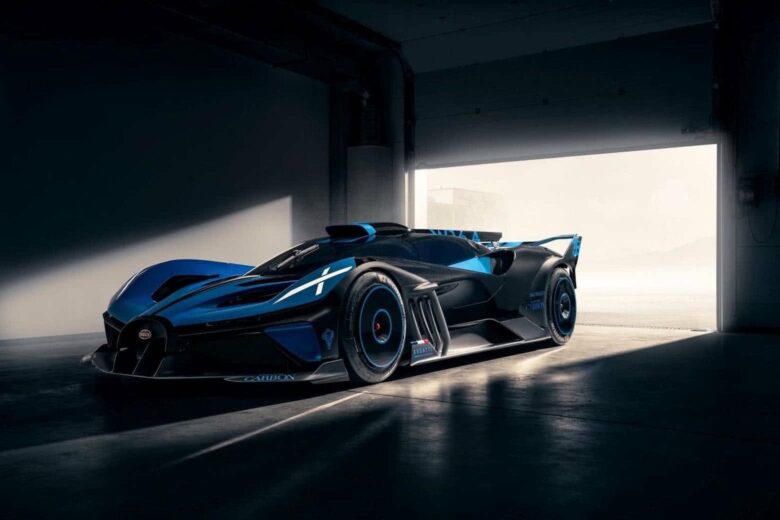 fastest cars world 2022 bugatti bolide - Luxe Digital