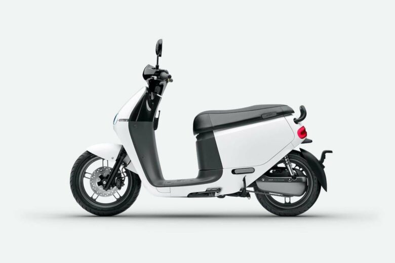 best electric motorcycles 2022 gogoro smartscooter 2 - luxe digital