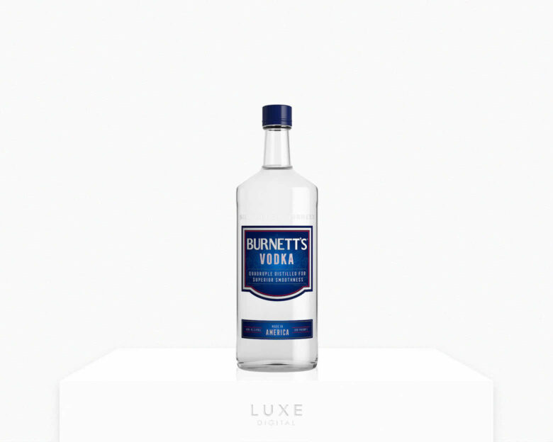 15 Best Vodkas In The World: The Brands To Drink (2023)