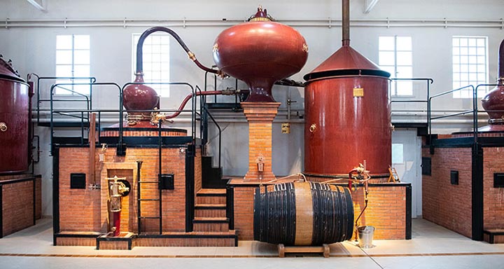 hennessy luxury cognac brandy distillery france - Luxe Digital