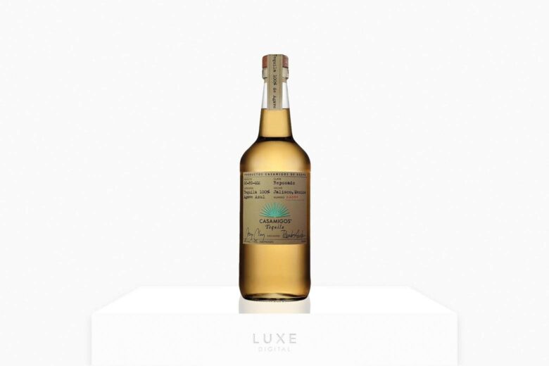 https://cdn.luxe.digital/media/20220217170842/casamigos-tequila-casamigos-reposado-price-review-luxe-digital-780x520.jpg