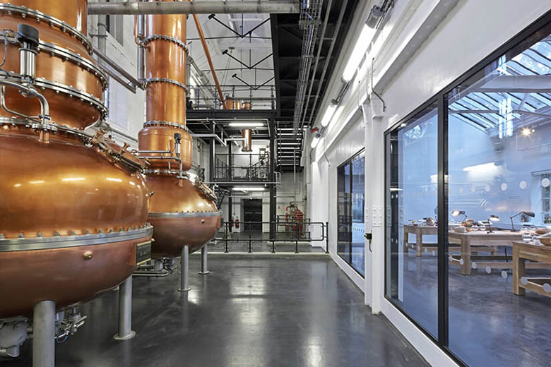 bombay sapphire gin copper distillery - Luxe Digital