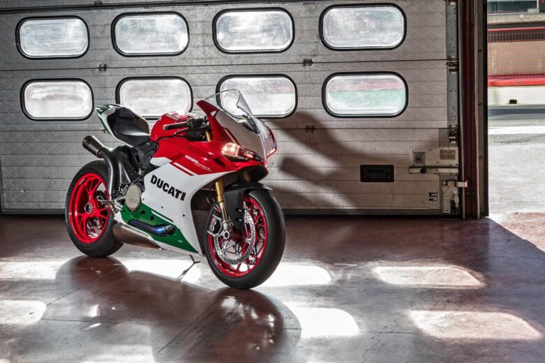 fastest motorcycles ducati 1199 panigale r review - Luxe Digital