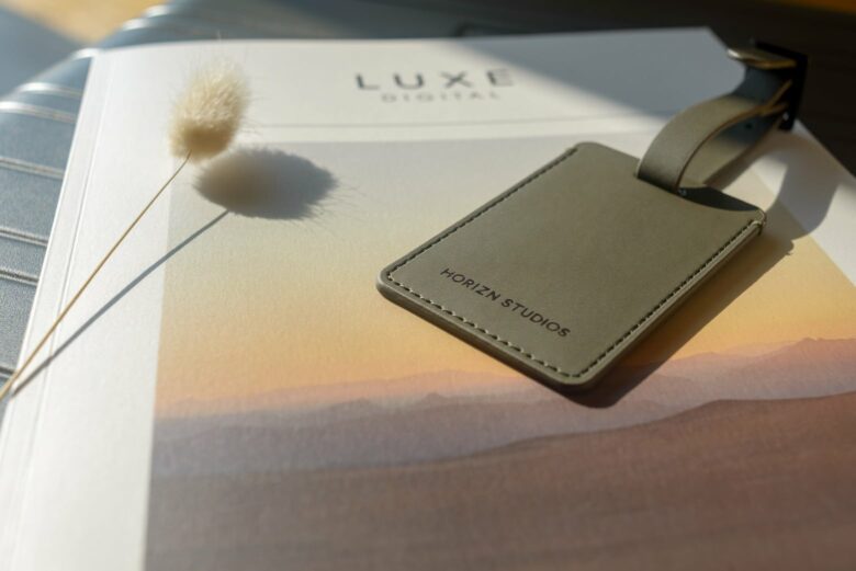 Horizn Studios review luggage tag - Luxe Digital