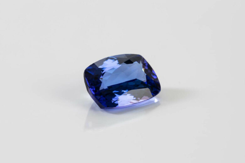 birthstones by month sapphire - Luxe Digital
