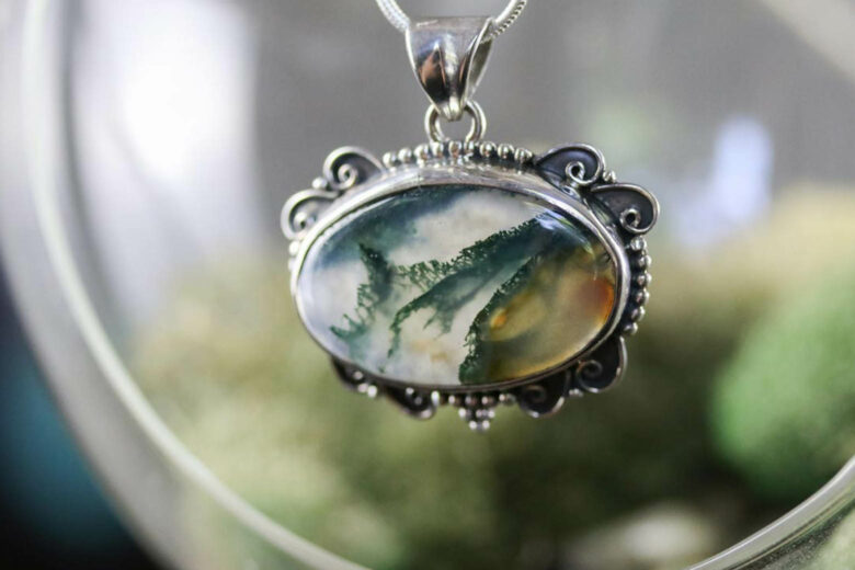 moss agate meaning properties value zodiac - Luxe Digital