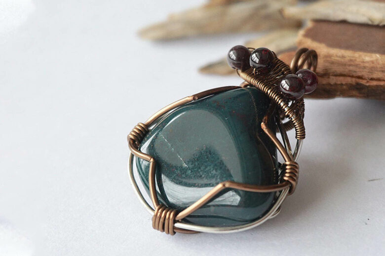bloodstone meaning properties value uses - Luxe Digital