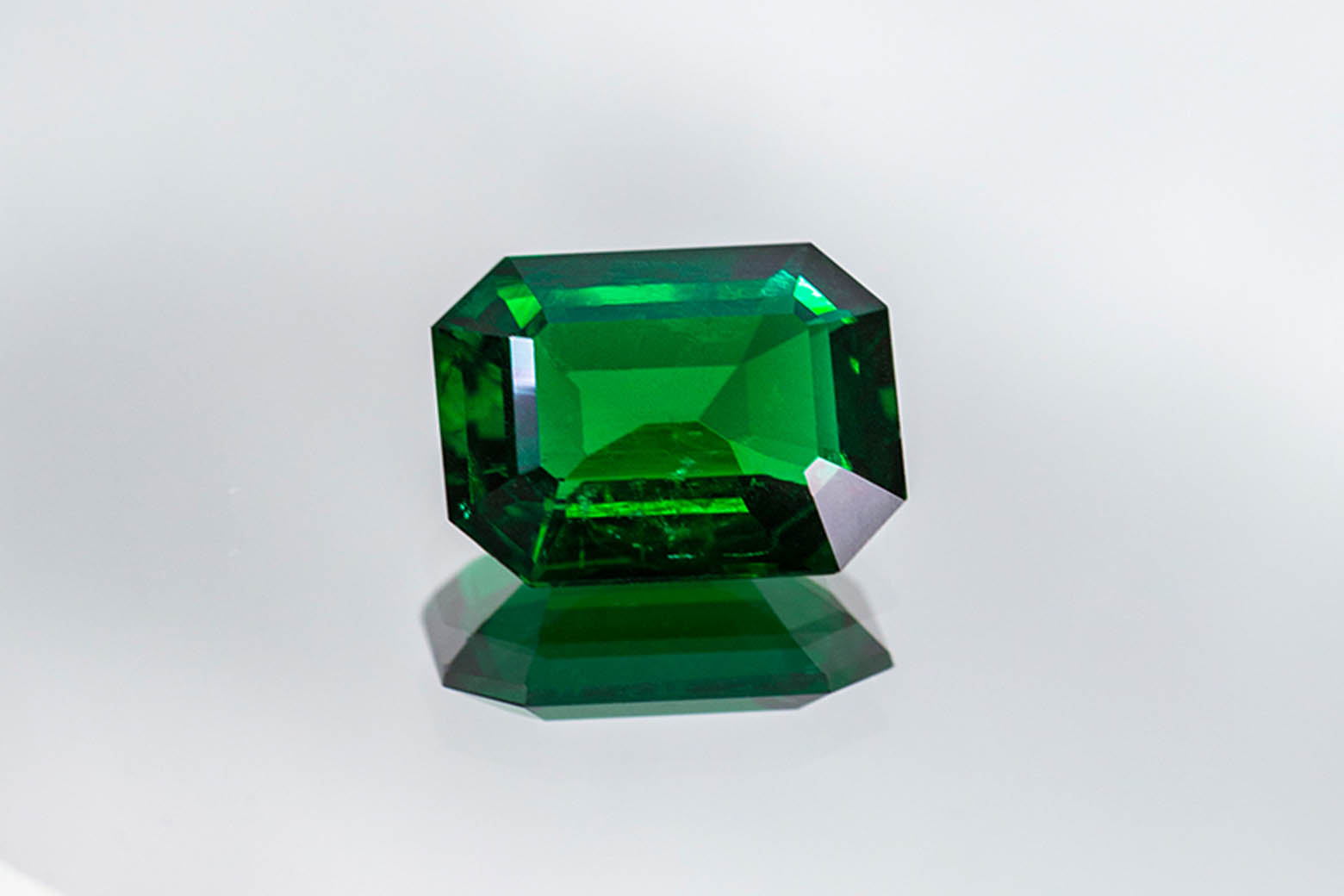 Emerald Stone Its Meaning, Properties & Value