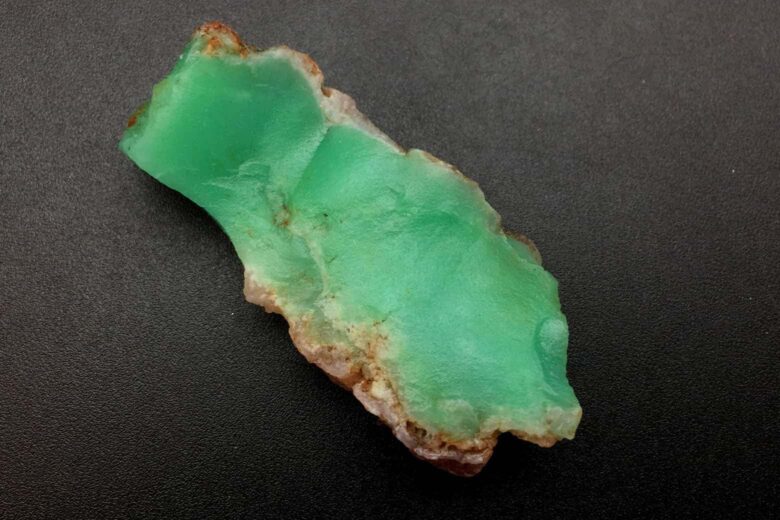 chrysoprase meaning properties value history - Luxe Digital