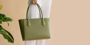 Tote Around With An Extravagantly Simple Daily Accessory