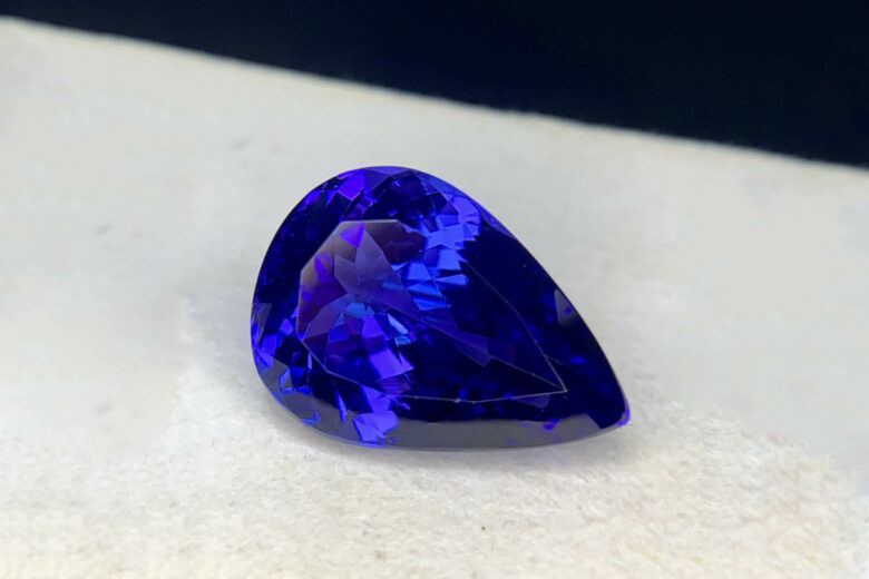 tanzanite meaning properties value definition - Luxe Digital