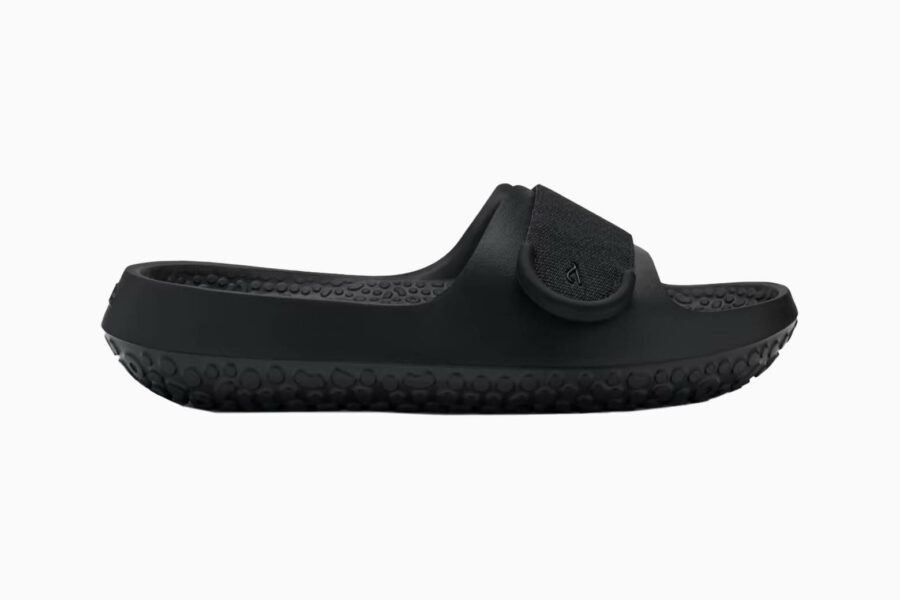 20 Best Slides For Women For Effortless Style (Buying Guide)