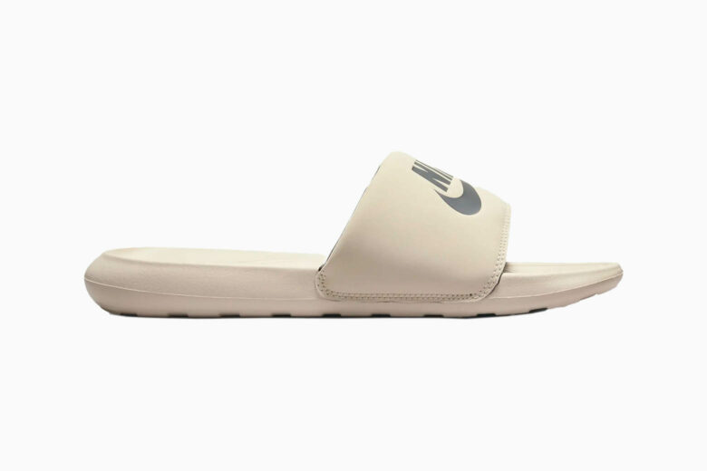 Nike cushioned slides discount womens