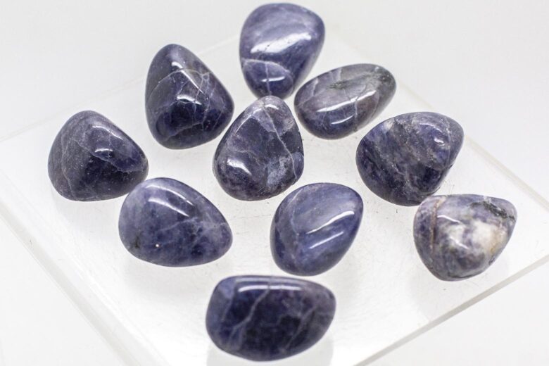 iolite meaning properties value history - Luxe Digital