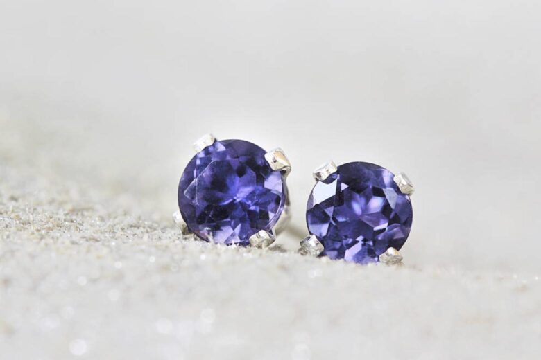 iolite meaning properties value zodiac - Luxe Digital