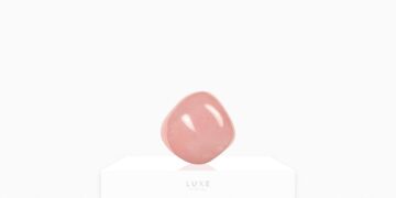 rose quartz meaning properties value - Luxe Digital
