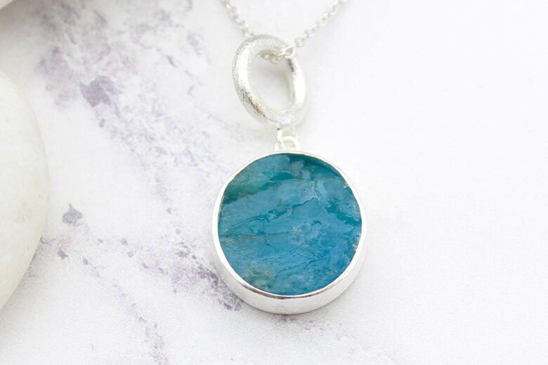 apatite meaning properties value family - Luxe Digital