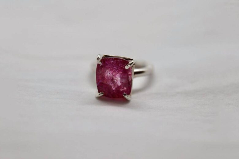 Red beryl store ring