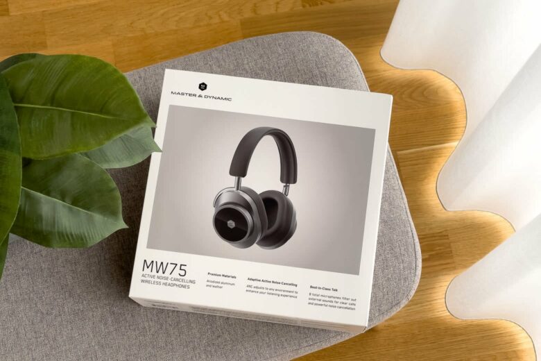 Master & Dynamic MW75 review package - Luxe Digital