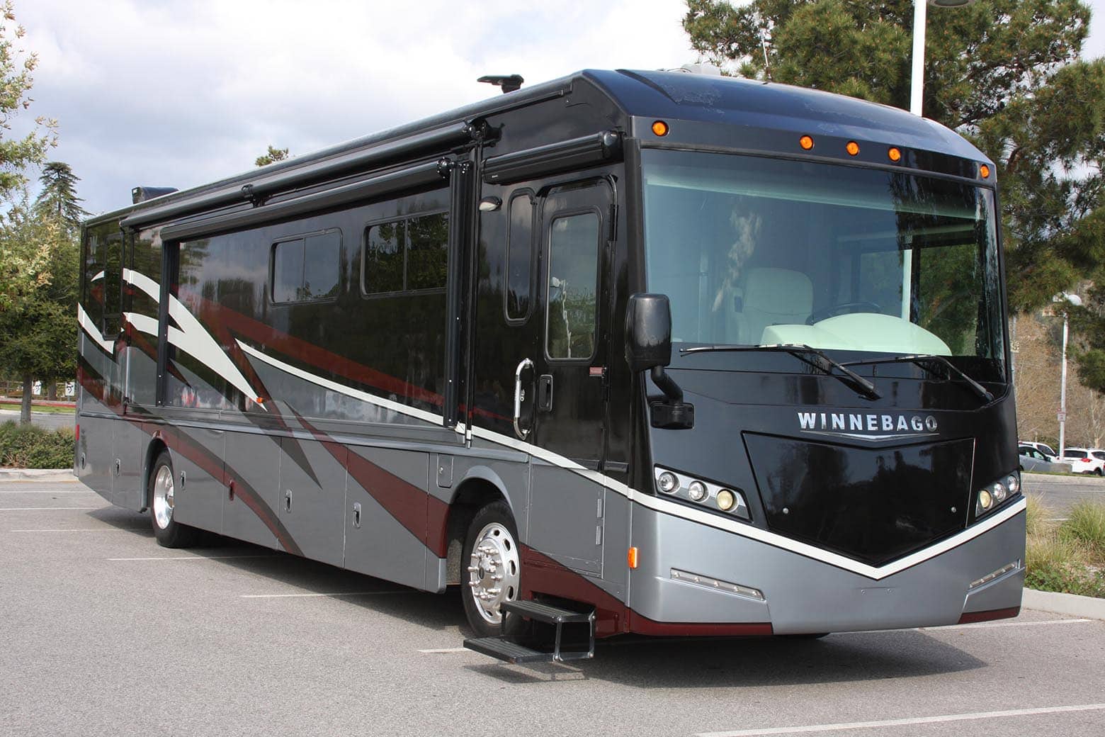 11 Best RVs For FullTime Luxury Living