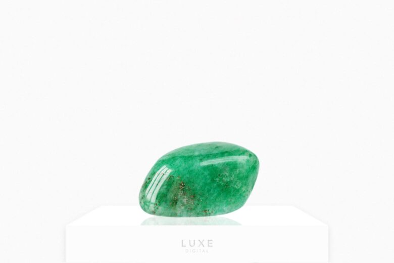 green gemstones aventurine review - Luxe Digital