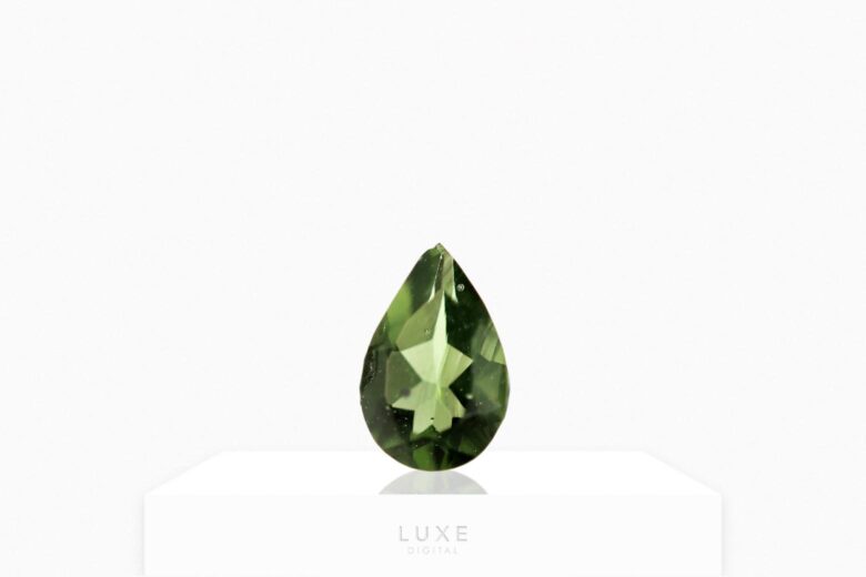 green gemstones ekanite review - Luxe Digital